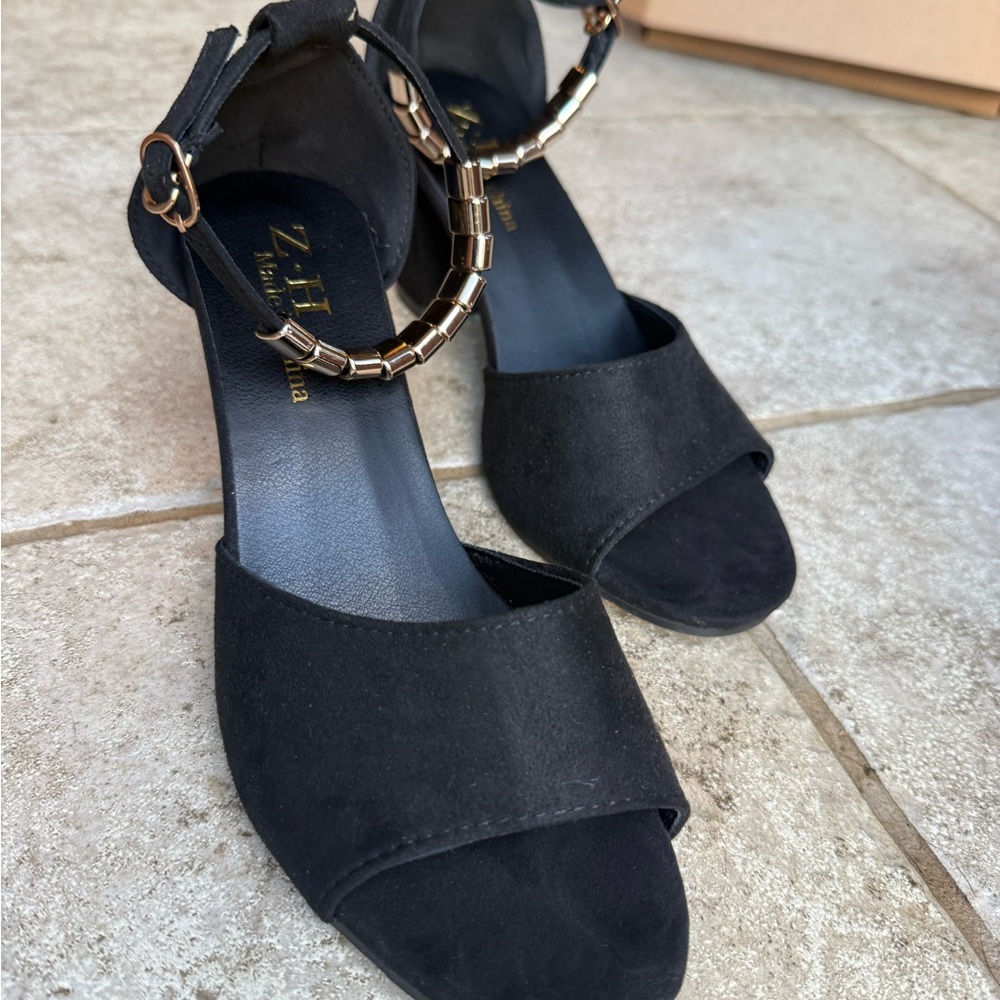 Black Women's Short Heels with Gold Decal